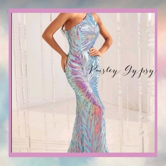 HOLOGRAPHIC PREMIUM BRAND AND QUALITY MERMAIDCORE SEQUINED MAXI DRESS - Picture 8 of 14